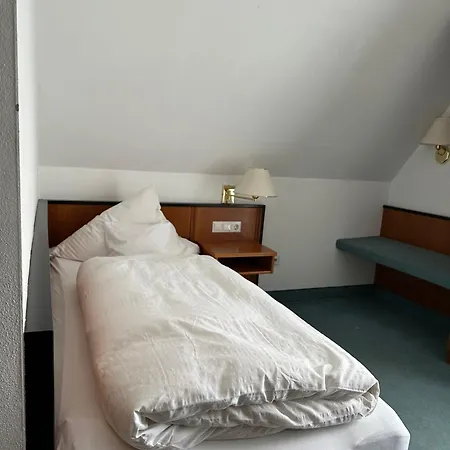 Hotel St *